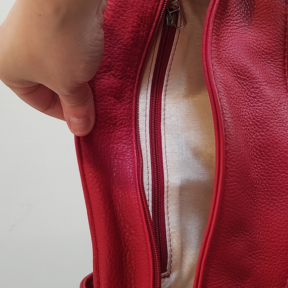 Sven Berkeley USA Red Leather Tote Bag - Picture 12 of 16